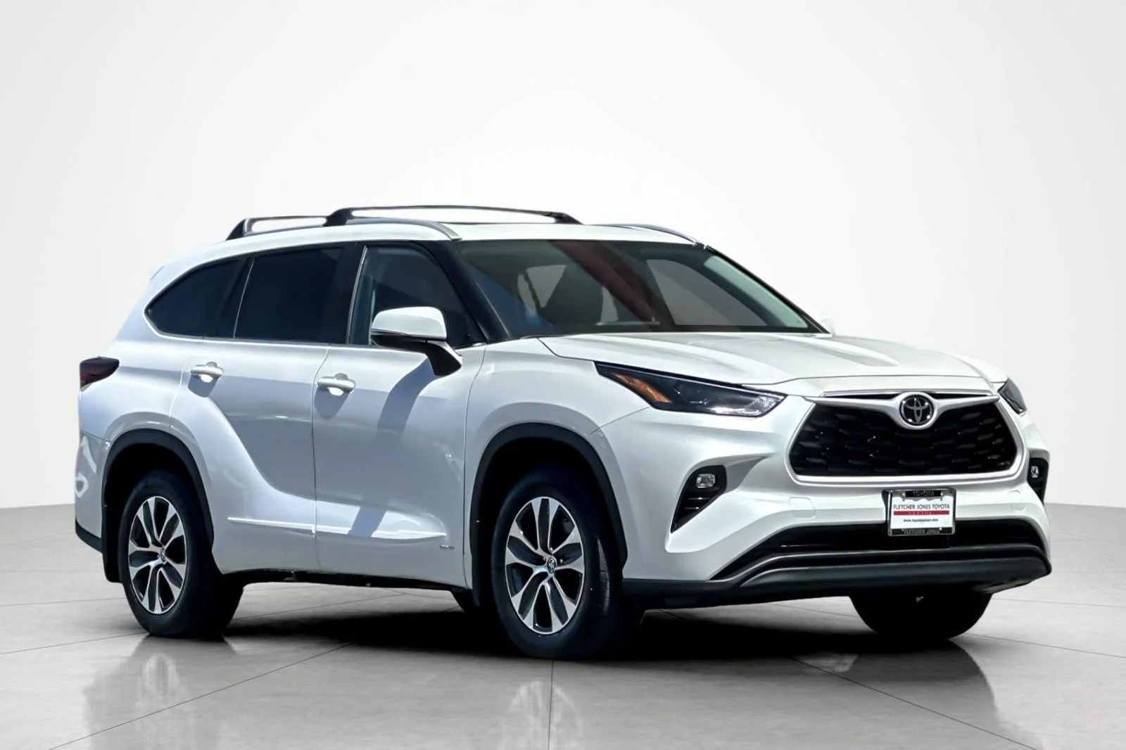 Certified Used 2026 Wind Chill Pearl Toyota Hybrid XLE image 7