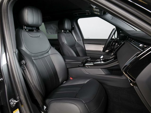 New 2026 Carpathian Grey Land Rover SE image 3