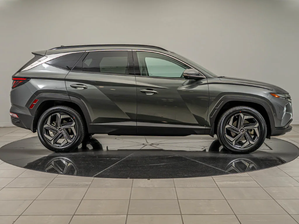 Used 2024 Amazon Gray Hyundai Limited image 11