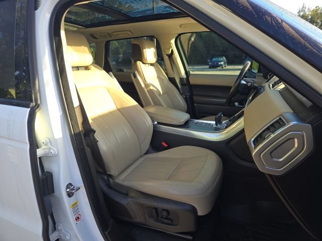 Used 2019 Fuji White Land Rover HSE image 12