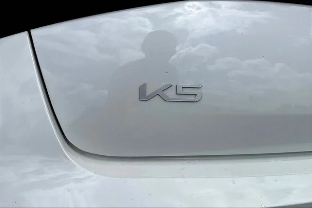 Certified Used 2025 White Kia LXS image 23
