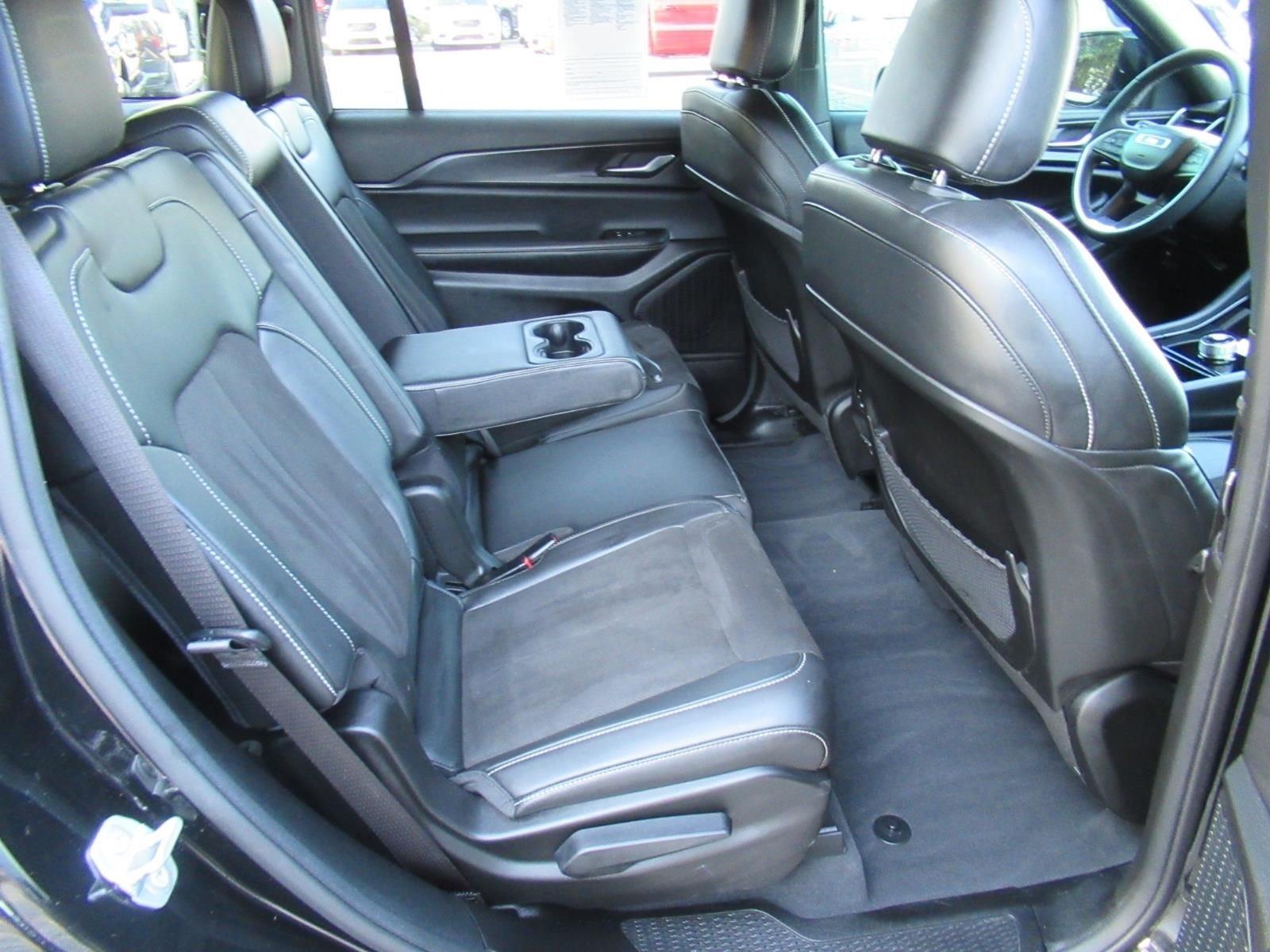 Used 2023 Black Jeep Altitude X image 29