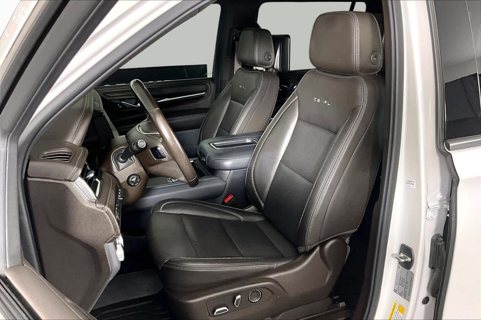 Used 2021 WHITE FROST TRICOAT GMC Denali image 8