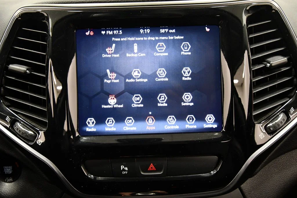 Used 2019 Gray Jeep Limited image 22