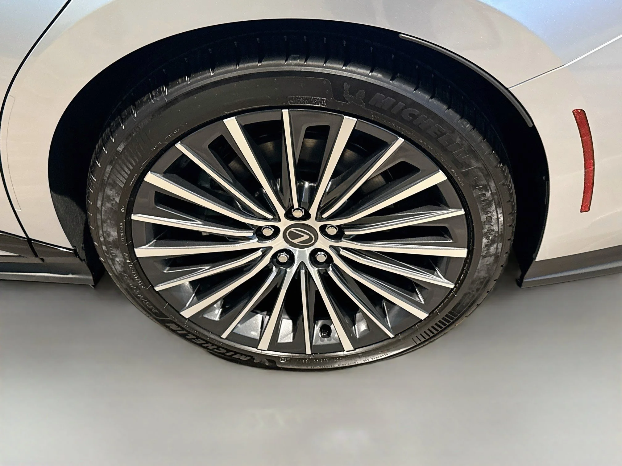 New 2026 Iridium Lexus ES 350e LUXURY image 26