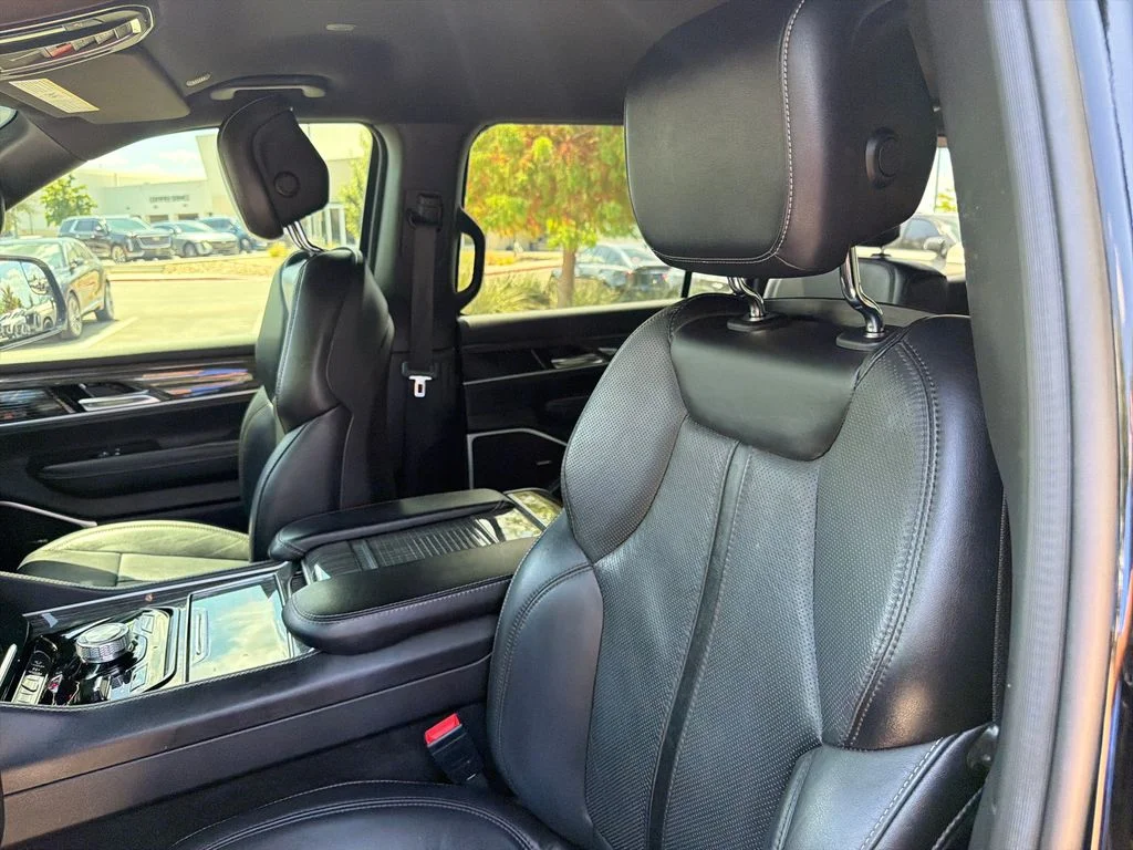 Used 2022 Black Jeep Series III image 23