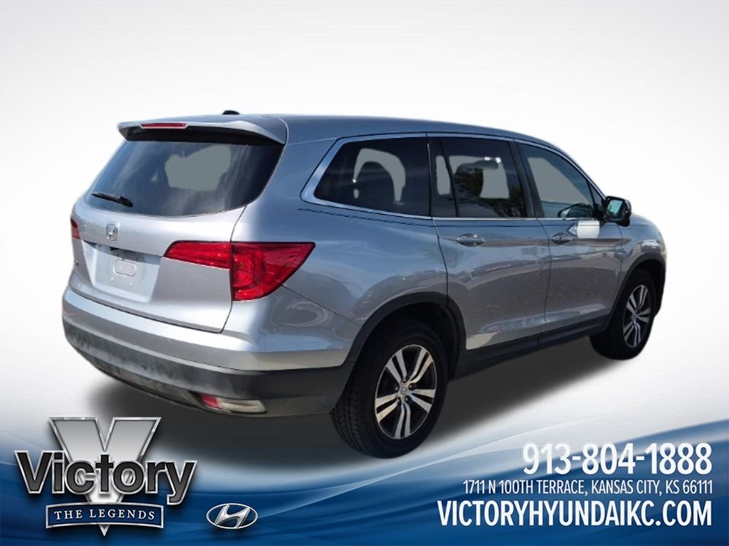 Used 2017  Honda EX-L image 5