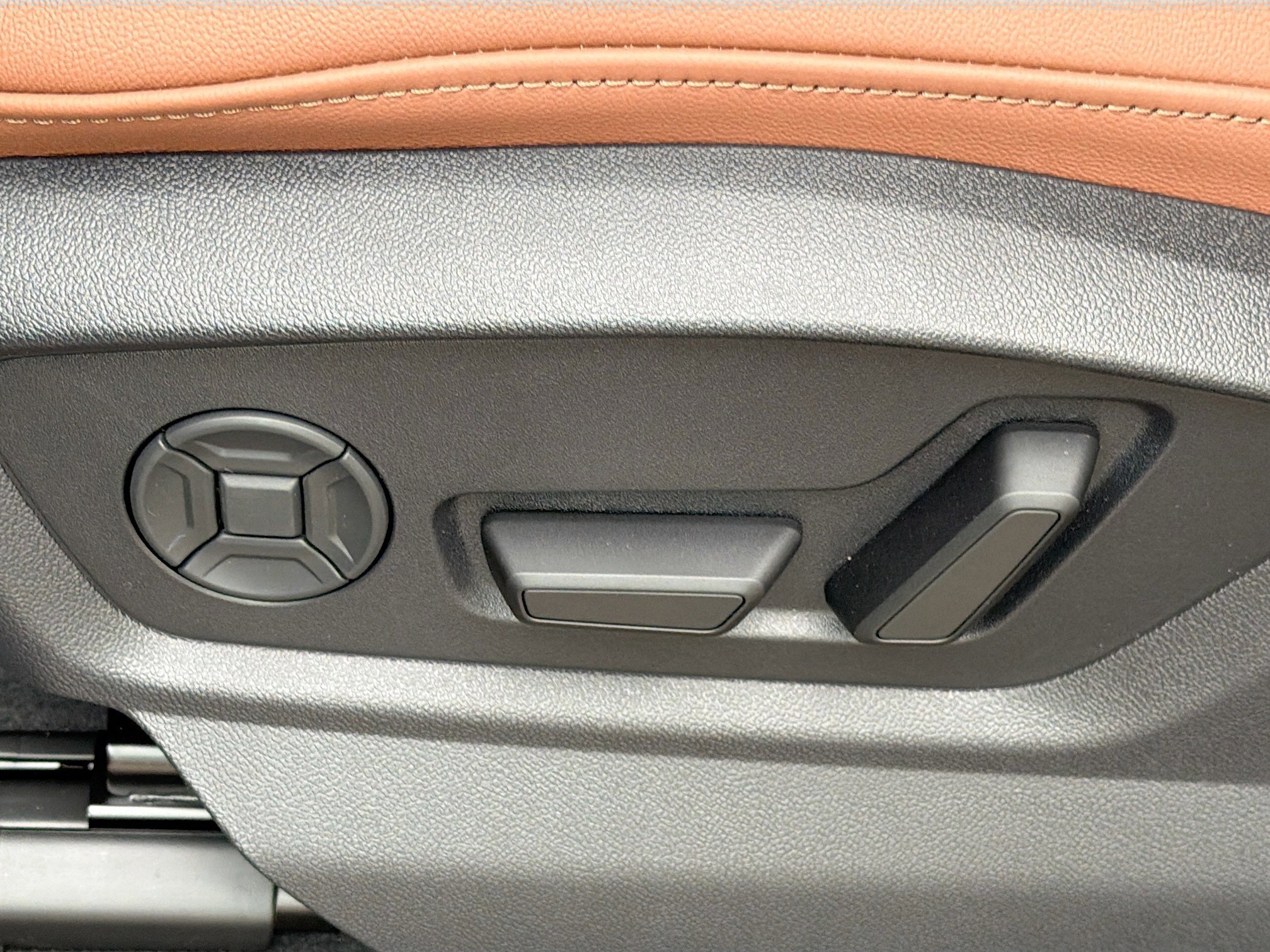New 2026 Daytona Gray Pearl Effect Audi Premium Plus image 24