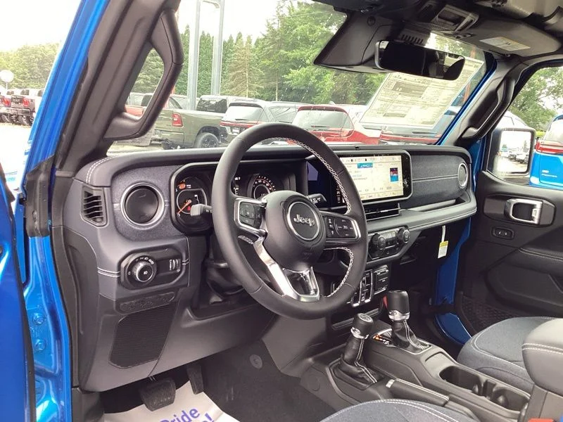 New 2026 Hydro Blue Pearl-Coat Exterior Paint Jeep Sahara image 27
