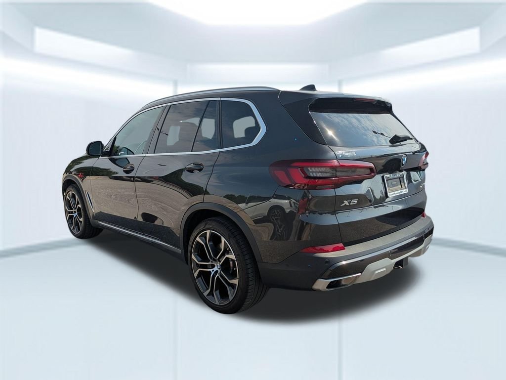 Used 2023 Gray BMW xDrive40i image 2