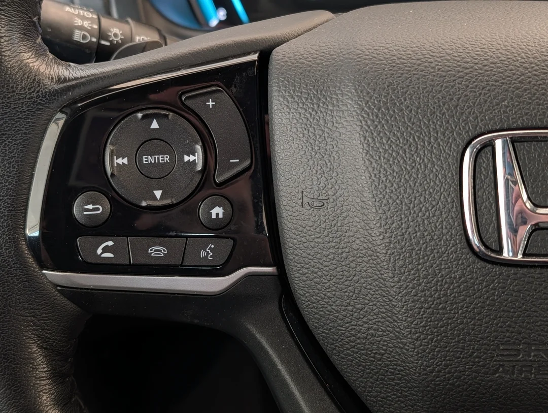 Certified Used 2022 Grey Honda EX-L NAV - - FWD - Power Sliding Doors & Liftgate - Sunroof - Leather - Heated Seats & More! image 17