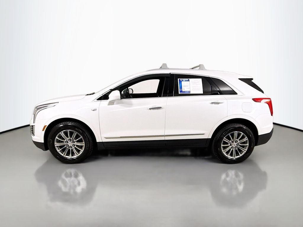 Used 2018 Crystal White Tricoat Cadillac Luxury AWD image 9