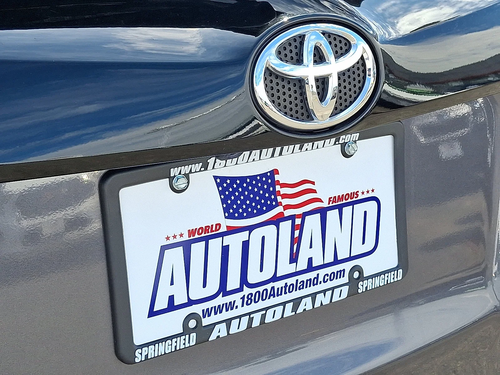 Used 2018 Magnetic Gray Metallic - 1G3 Toyota SE image 30