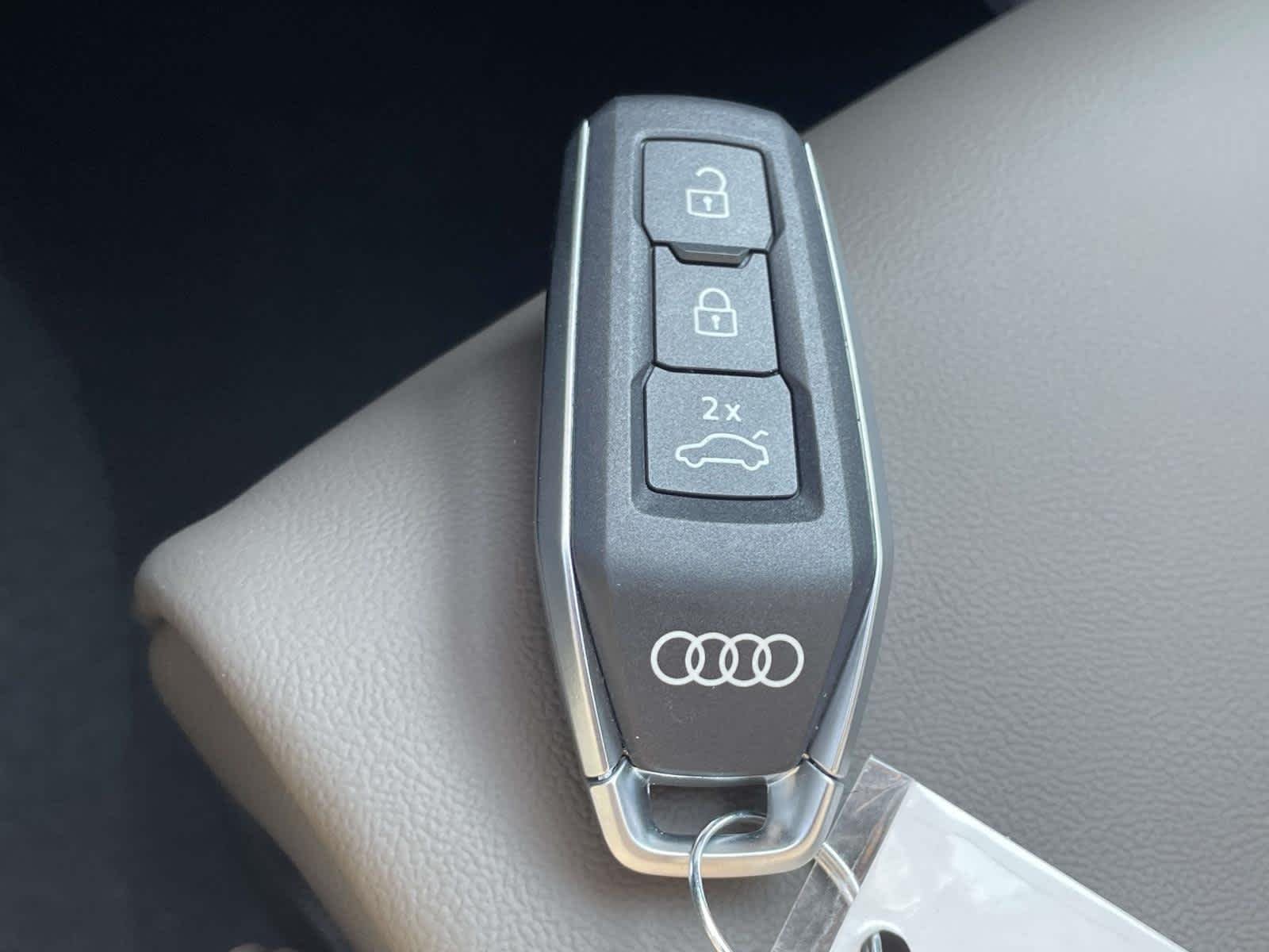 New 2026 0E0E/Black Audi Premium Plus image 4