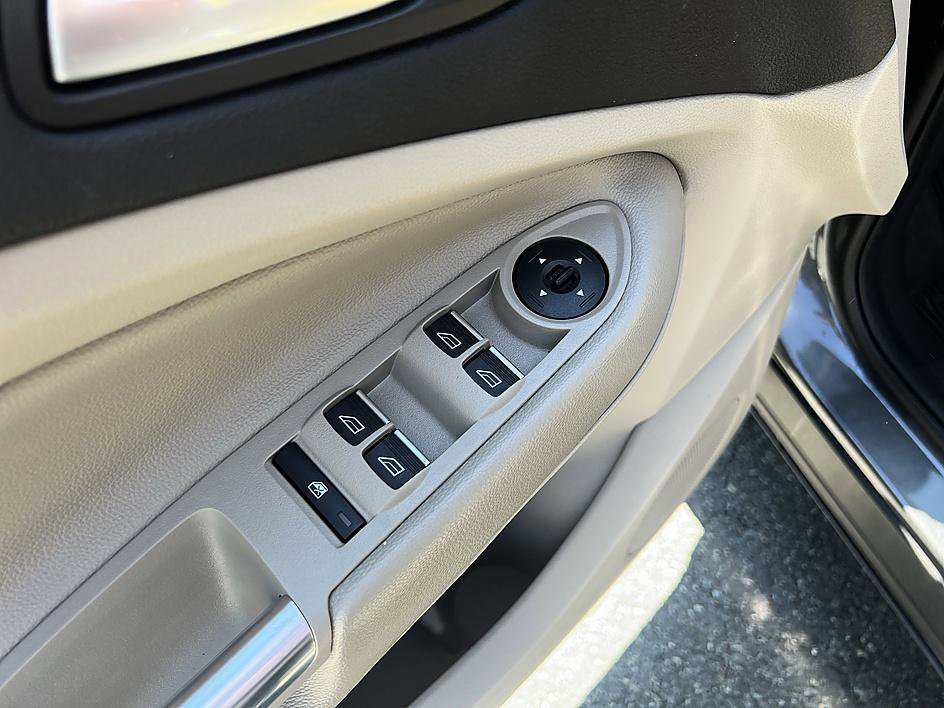 Used 2019 Magnetic Ford Titanium image 10