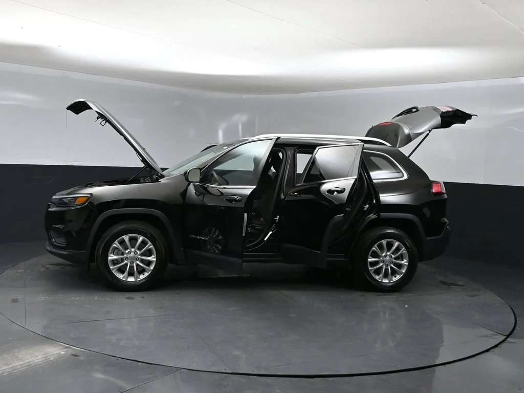 Used 2019 Black Jeep Latitude image 38