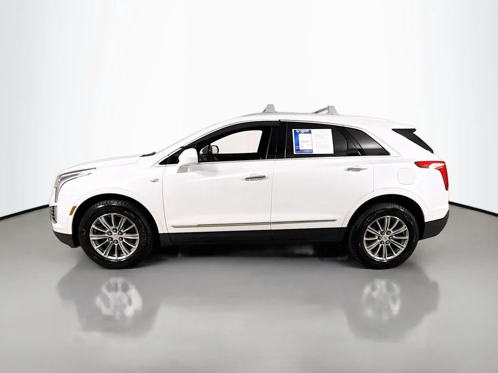 Used 2018 Crystal White Tri-Coat Cadillac Luxury AWD image 10