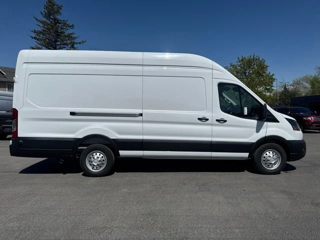 New 2026 Oxford White Ford Base image 2