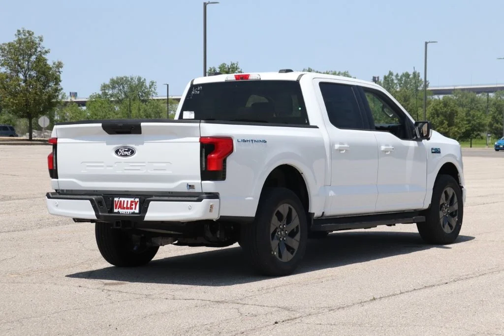 2025 Ford F-150 Lightning Flash - Photo 7