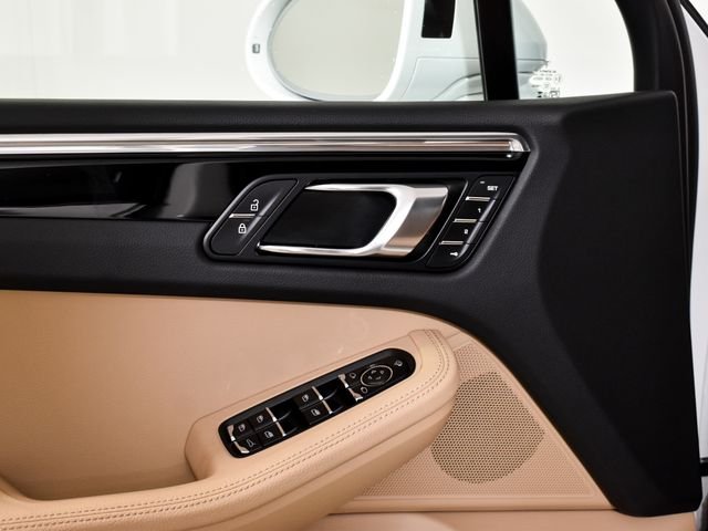 Used 2025 White Porsche  image 19