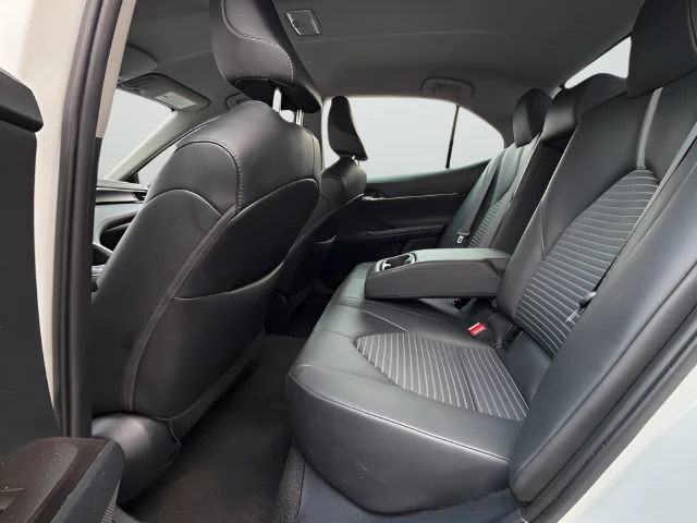 Used 2024  Toyota  image 25