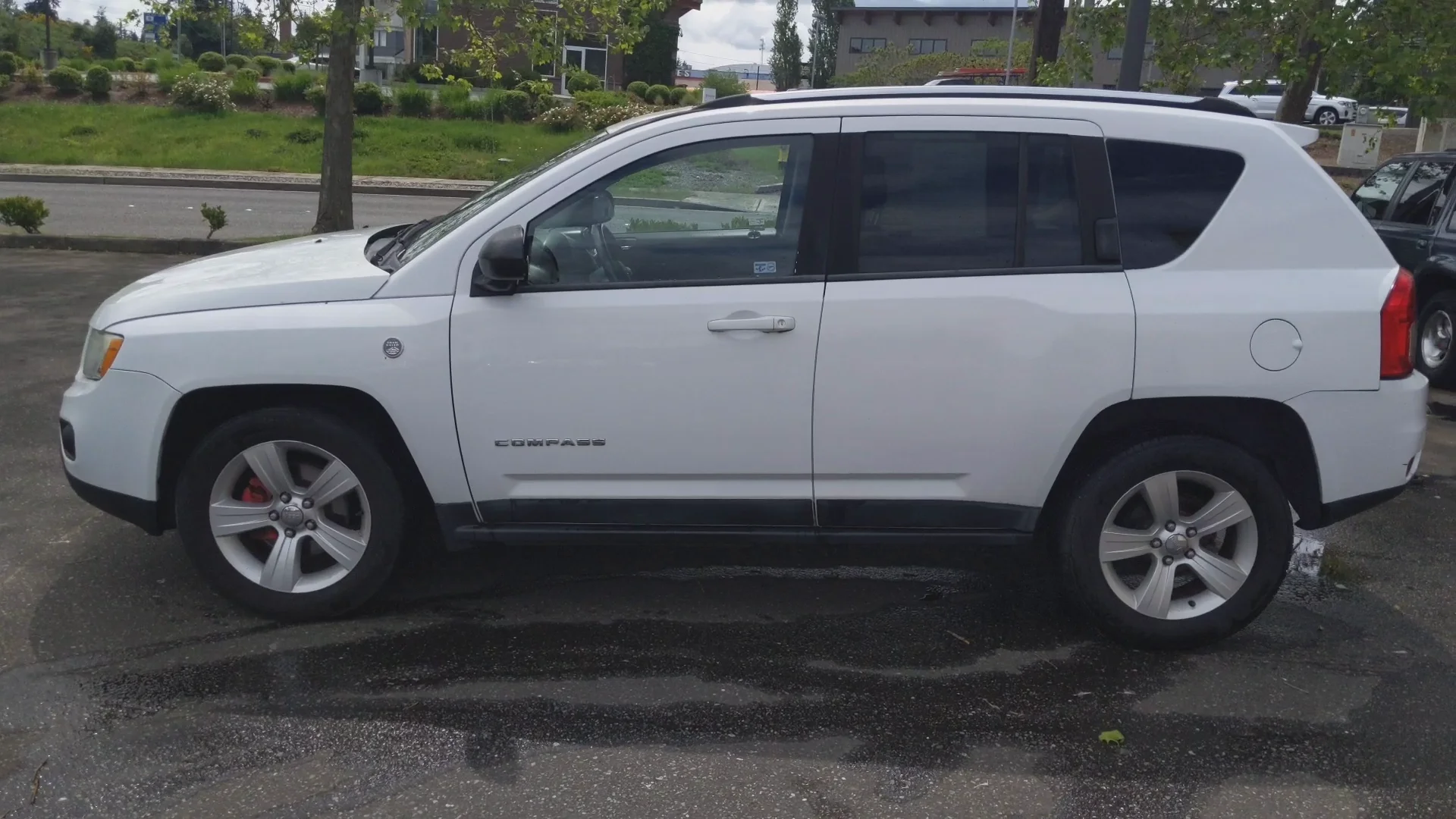 Used 2011 White Jeep LIMITED image 8