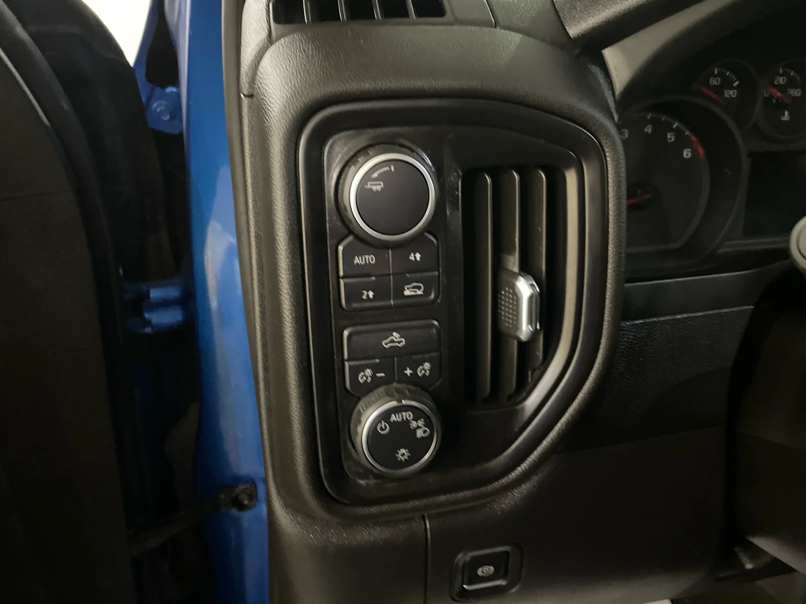 Used 2022 GLACIER BLUE METALLIC Chevrolet Custom image 12