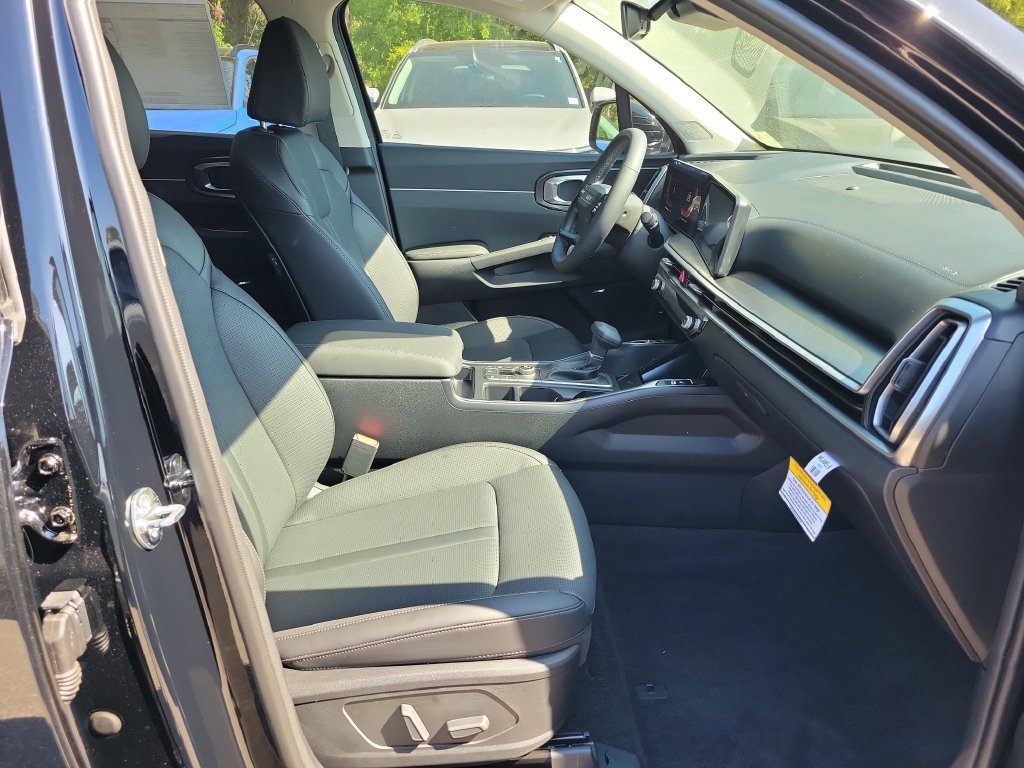 New 2026 Ebony Black Kia EX image 7