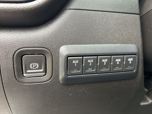 Used 2022 White GMC Pro image 9