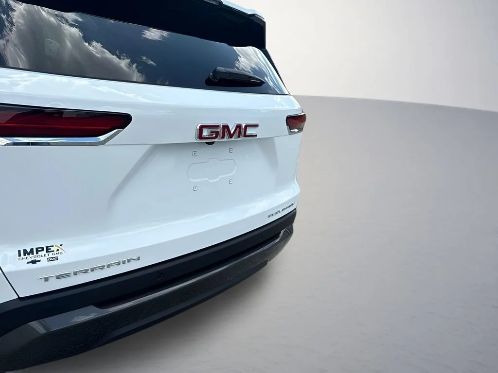 New 2027 Summit White GMC Elevation image 30