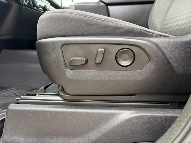 Used 2022 White Chevrolet RST image 10
