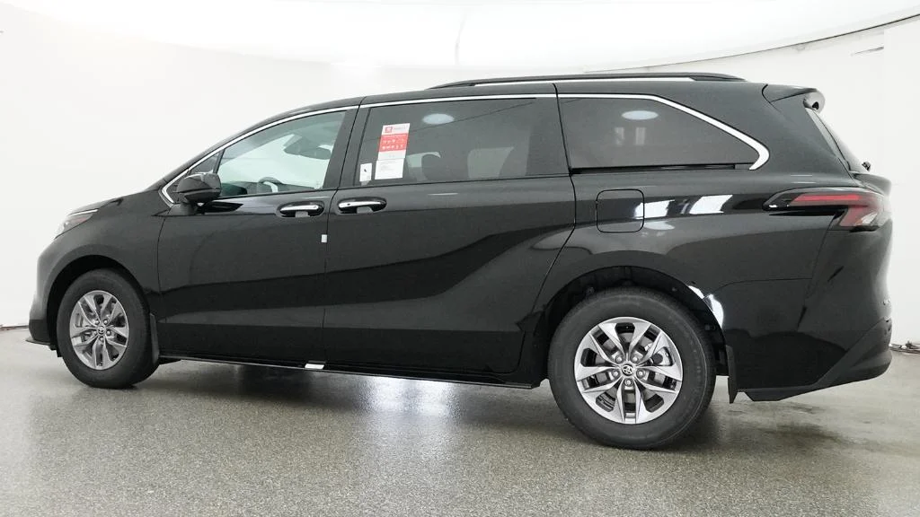 New 2026 Midnight Black Metallic Toyota XLE image 19
