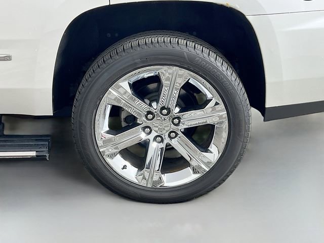 Used 2017 White Frost Tricoat GMC Denali image 41