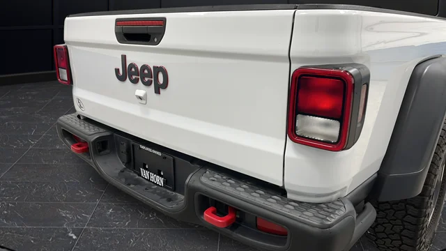 Used 2022 Bright White Clearcoat Jeep Rubicon image 37