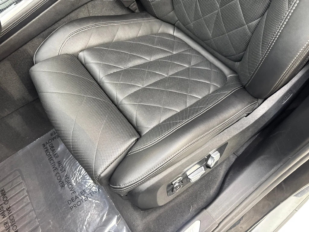 Used 2023 Black BMW xDrive40i image 32
