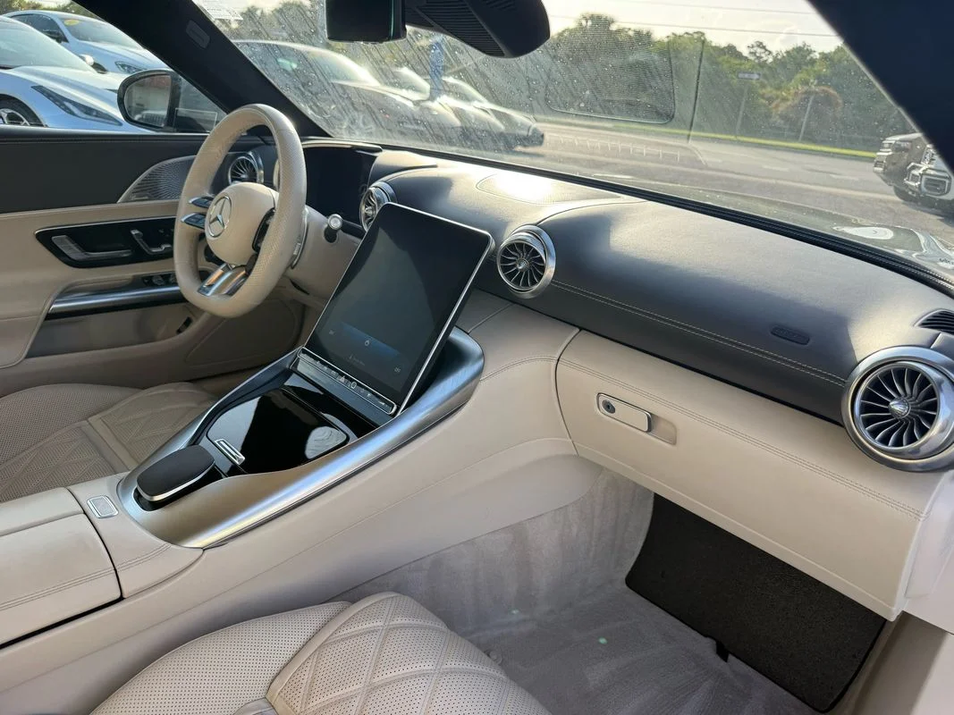 Used 2022  Mercedes-Benz 4MATIC® image 19