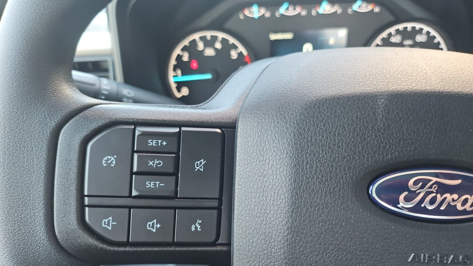 New 2027 Oxford White Ford XL 4WD image 14
