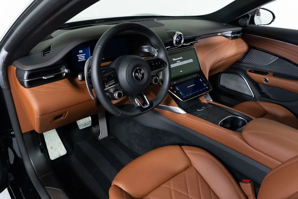 Used 2025 Nero Assoluto Metallic Maserati Granturismo image 4