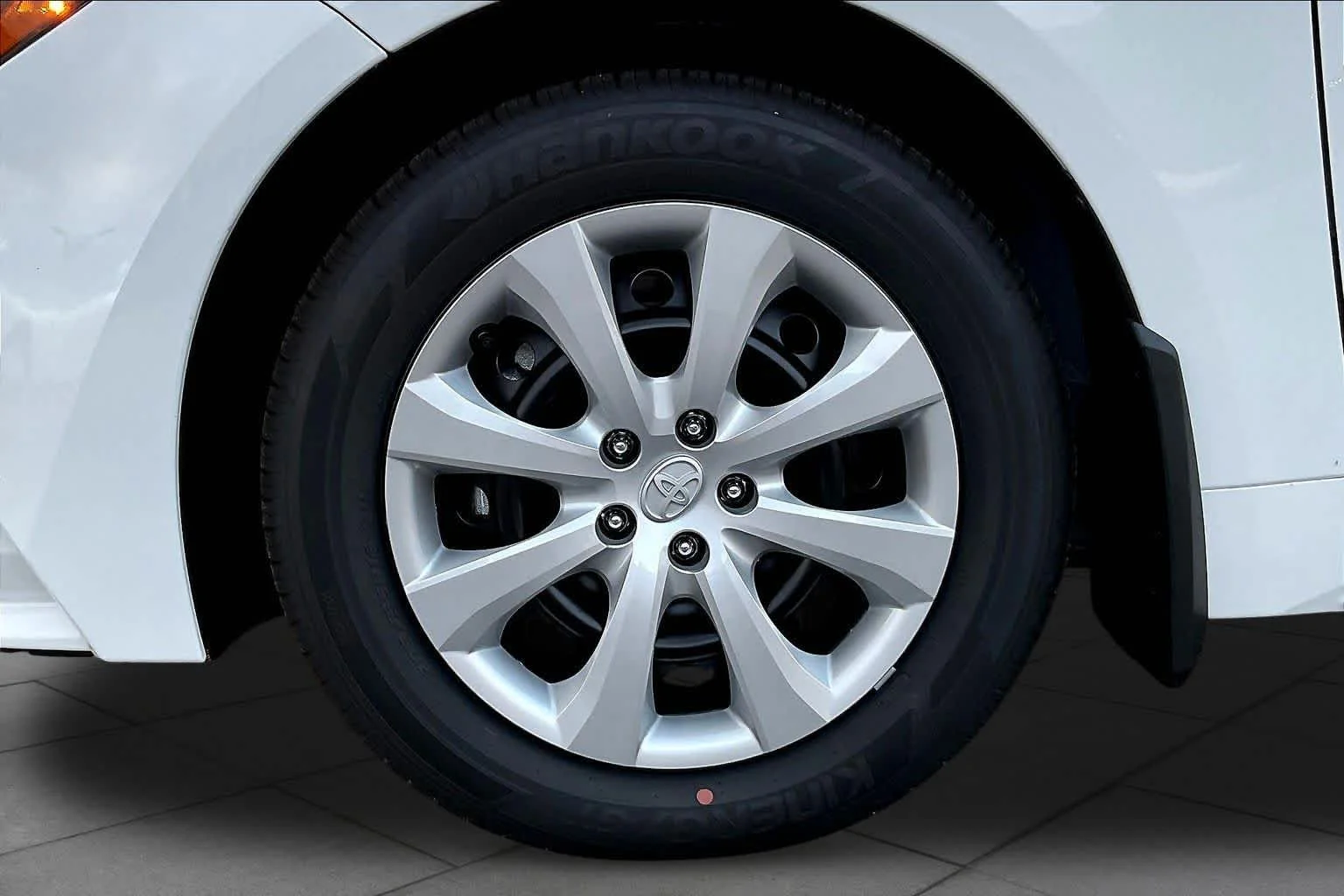 New 2027 Ice Cap Toyota LE image 11