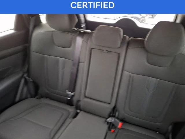 Used 2025 White Hyundai SEL image 18