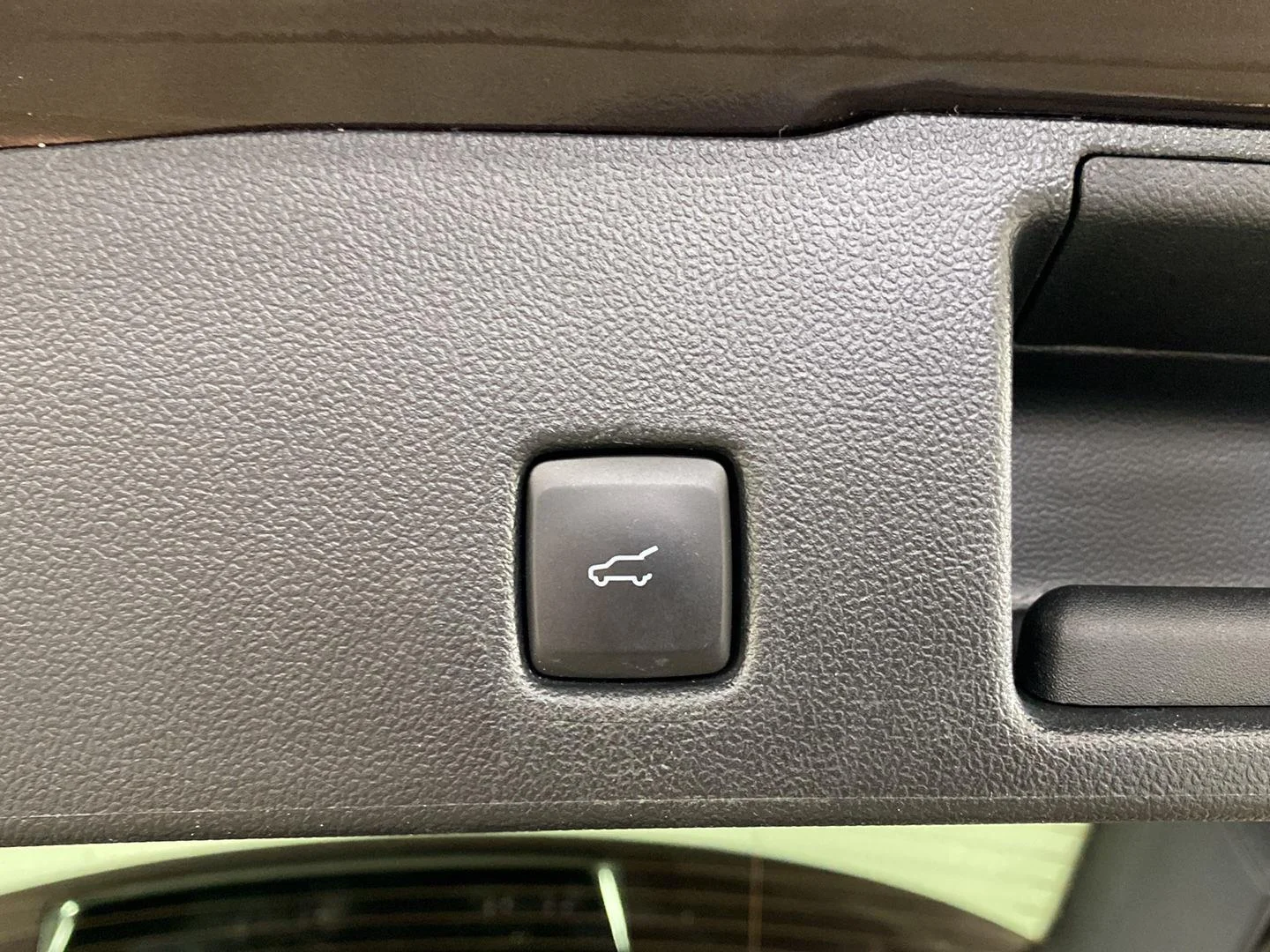 Used 2023 Cinnabar Red Ford Active image 21