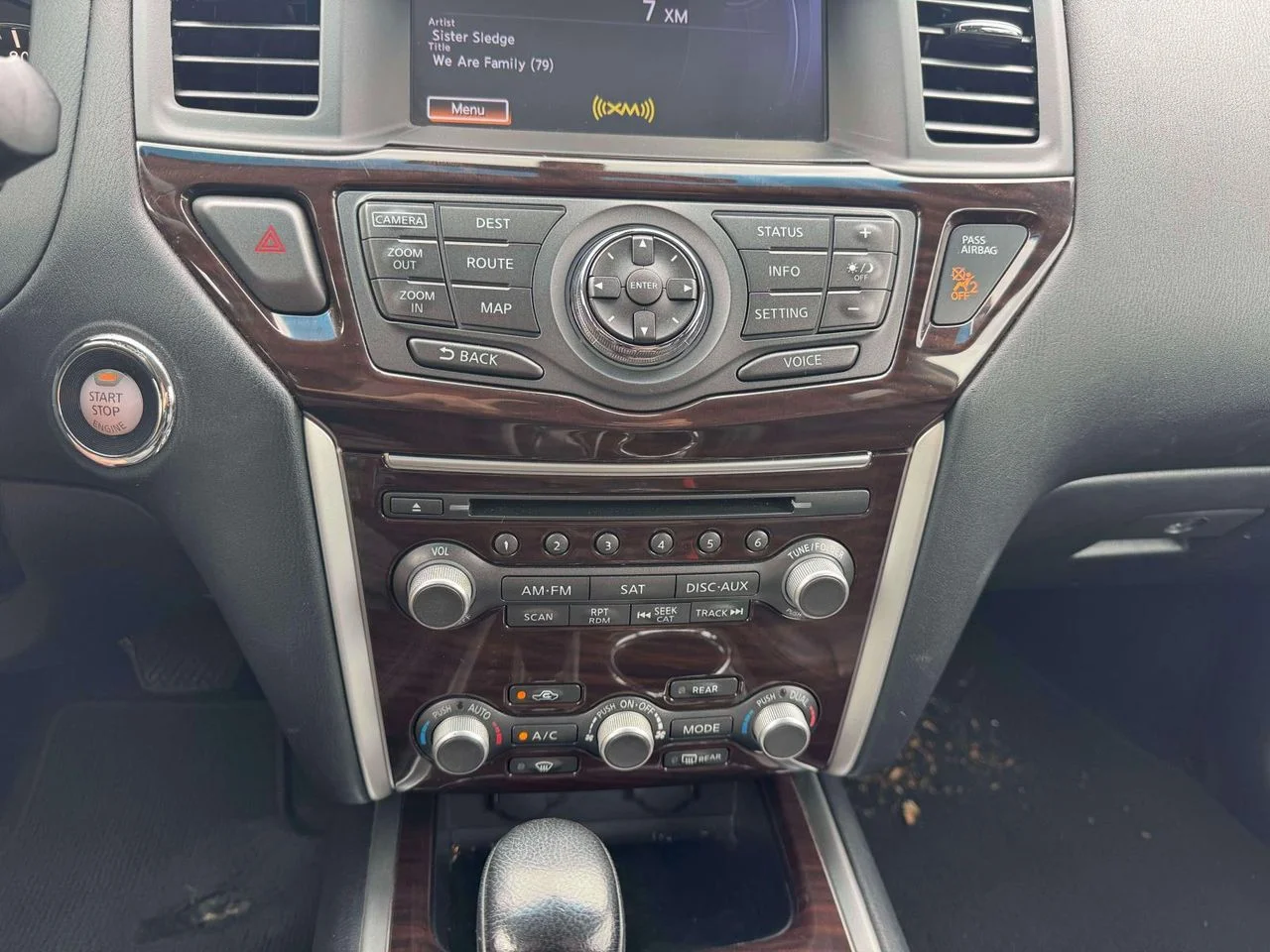 Used 2016 Magnetic Black Metallic Nissan SL image 32