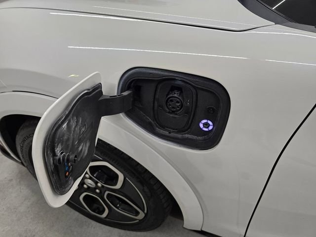 Used 2023 White Ford GT image 11
