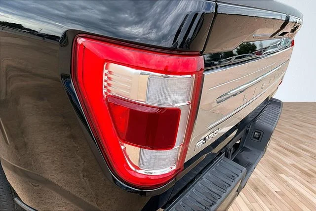 Used 2022 Black Ford Limited image 29