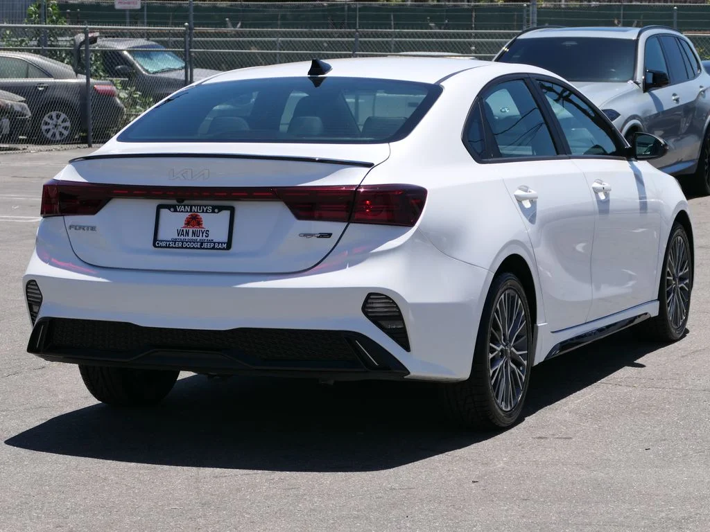 Used 2023 Snow White Pearl Kia GT-Line image 3