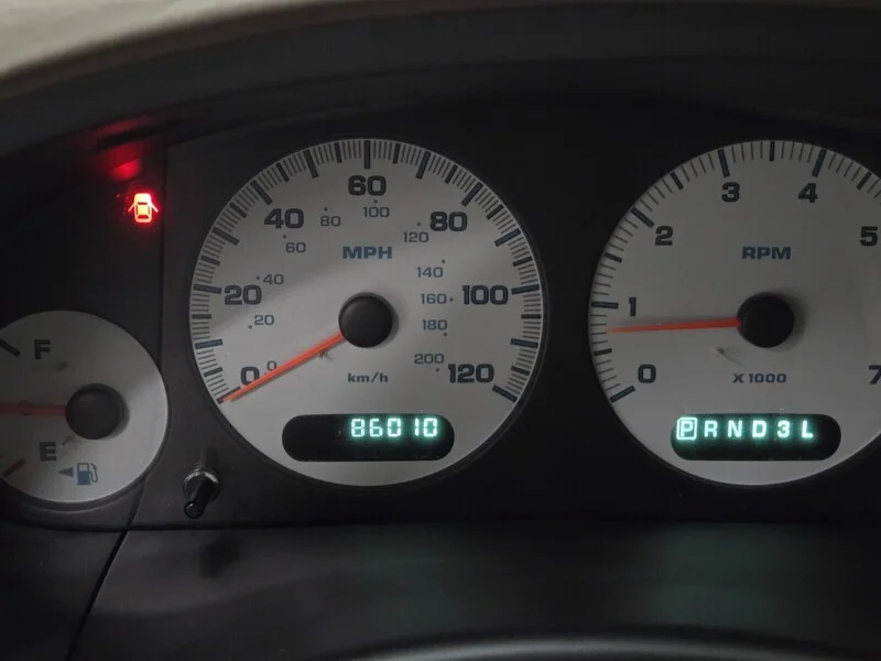 Used 2003 Silver Chrysler LX image 17