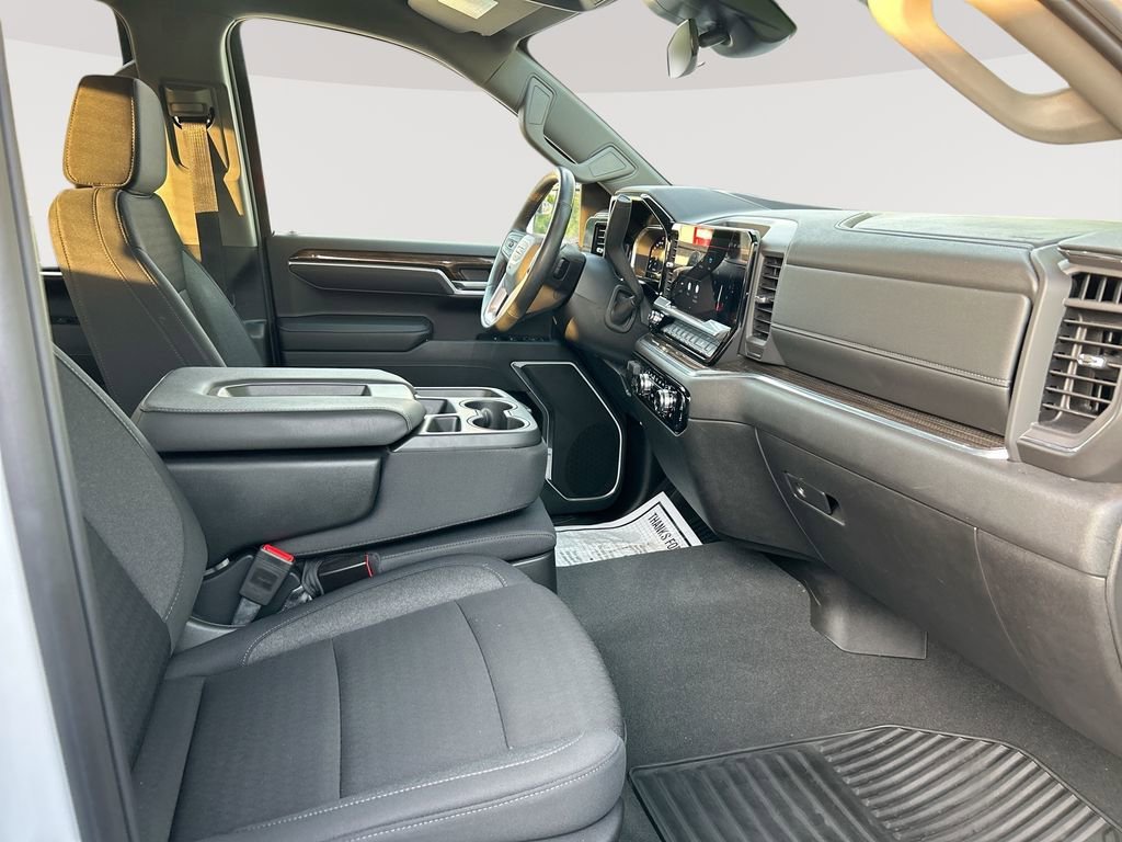 Used 2025 Summit White GMC Elevation image 28