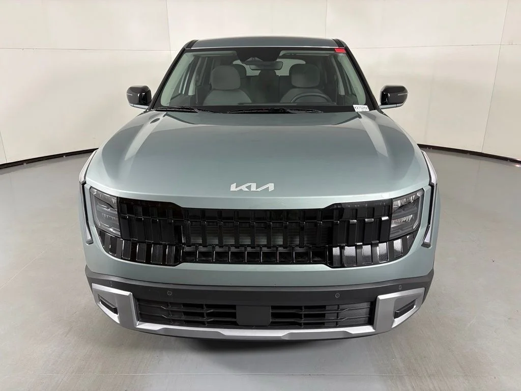 New 2027 Iceberg Green Kia S image 3