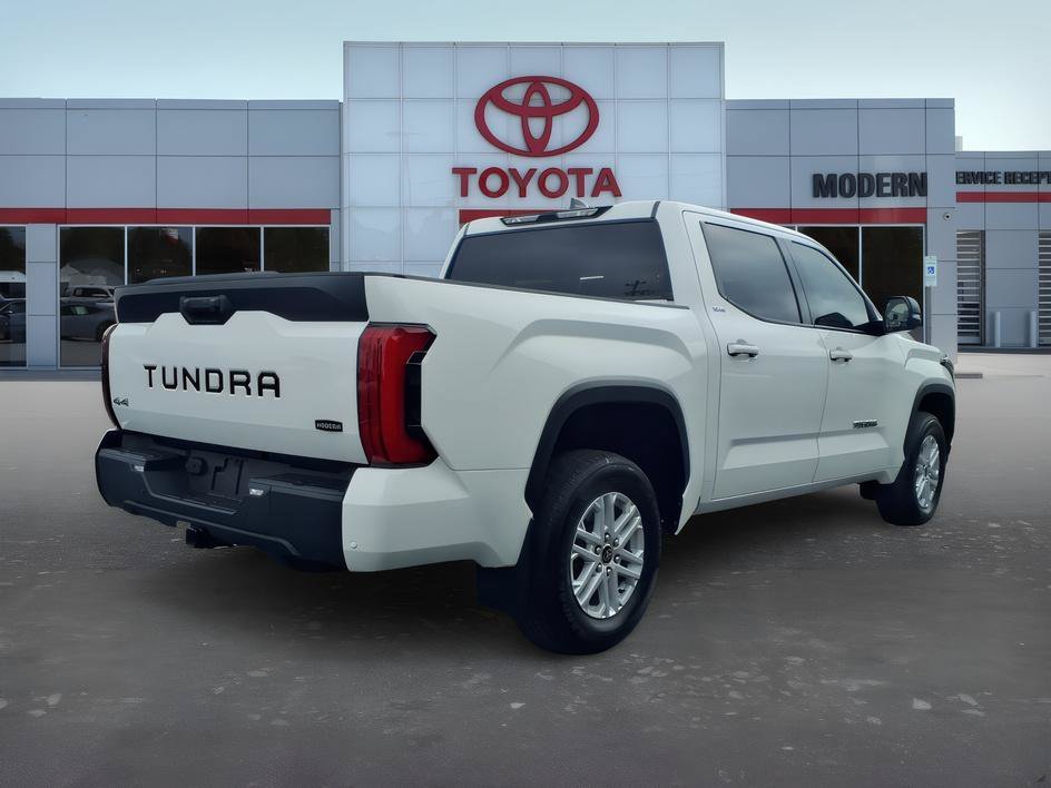 Used 2023 Ice Cap Toyota SR5 image 7