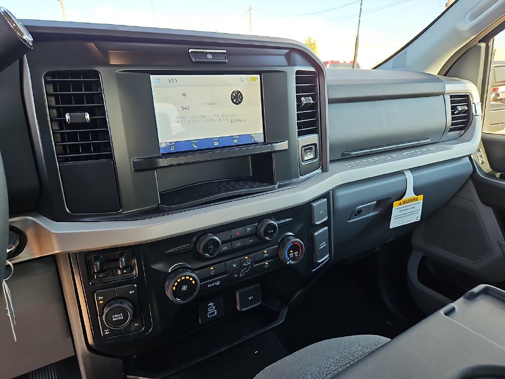 New 2027 Oxford White Ford F-250® XLT image 24